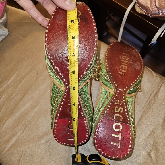 Gretchen Scott Jingle Jangle Shoes Women's 37, or 6.5. Good for costumes. - Picture 10 of 12